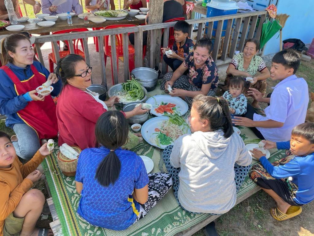 Vera Sunset Homestay Local Experience With Lao Family Muang Khong Экстерьер фото