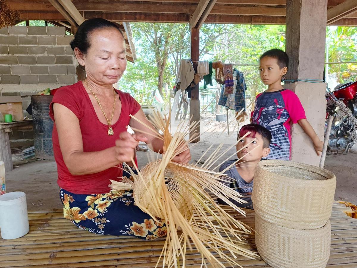 Vera Sunset Homestay Local Experience With Lao Family Muang Khong Экстерьер фото